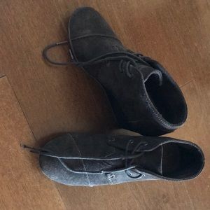 Toms wedge booties